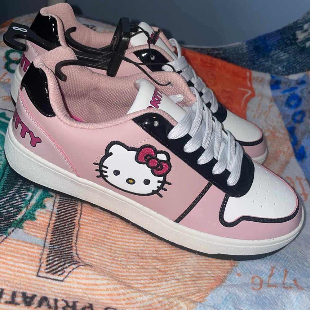 NWT hello kitty sneakers 8